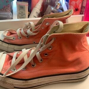 I am selling pink converse size 4